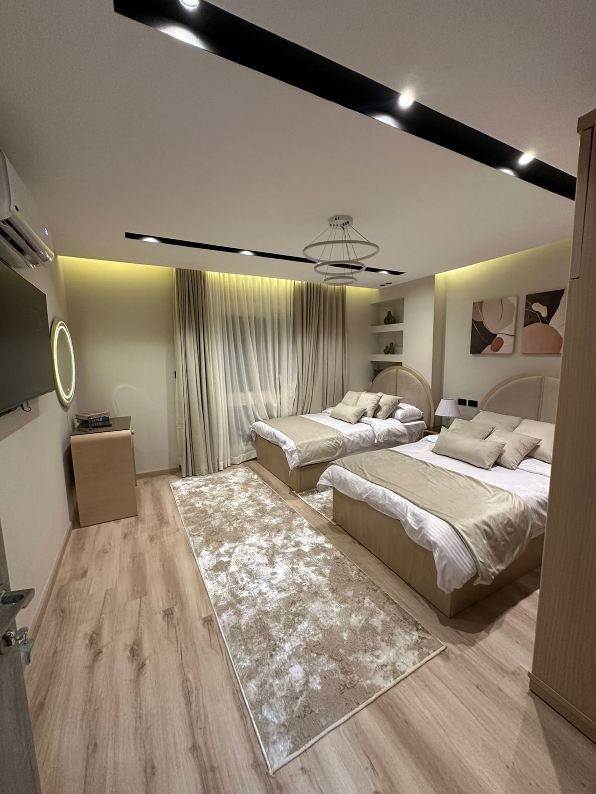 Fully Furnished Ultra Luxury Apartment - Amorada Compound, Opposite Hyde Park - Media 3