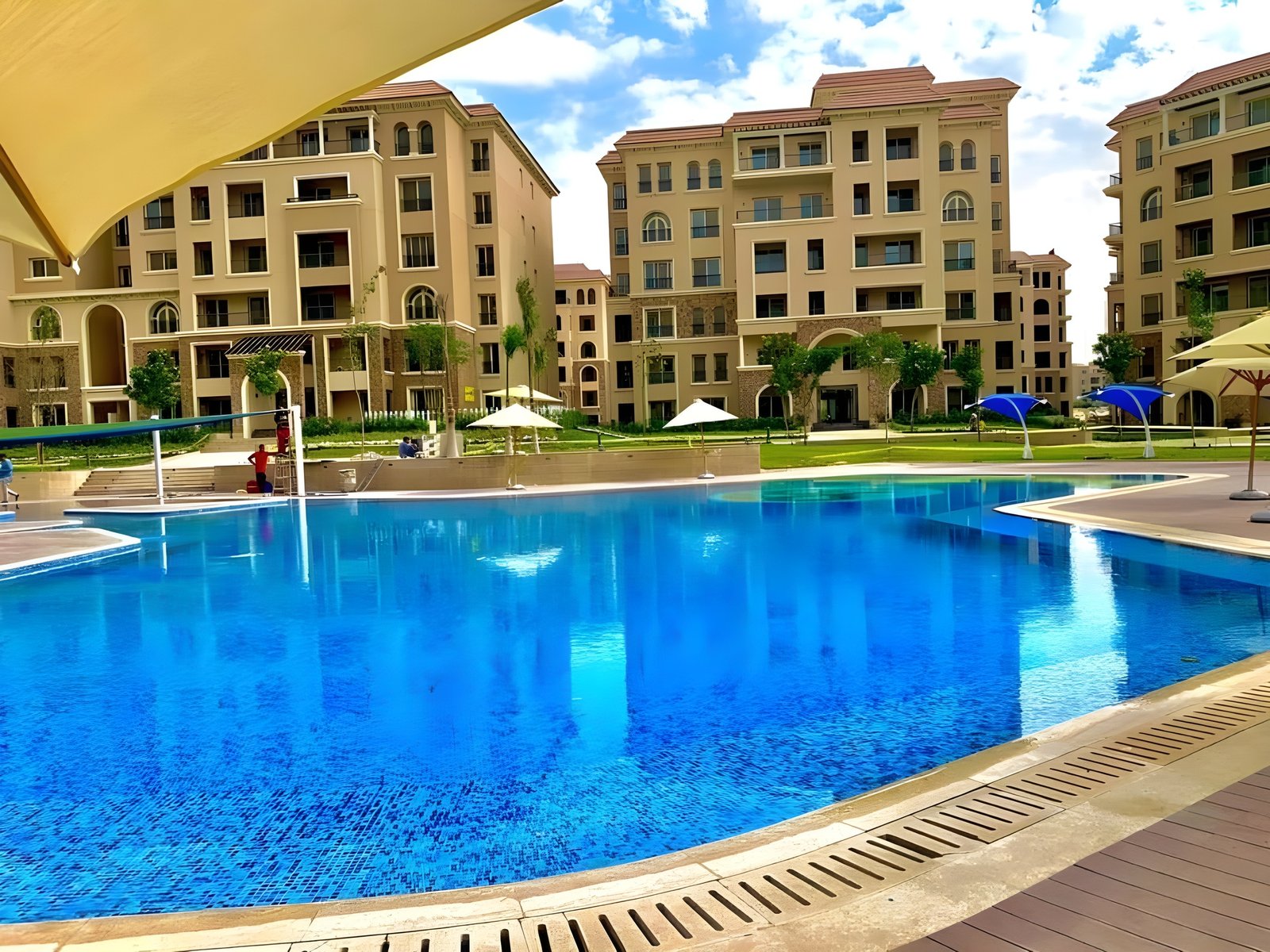 Ultra Luxury Apartment for Sale – Directly Opposite AUC, 90 Avenue Compound - Media 4